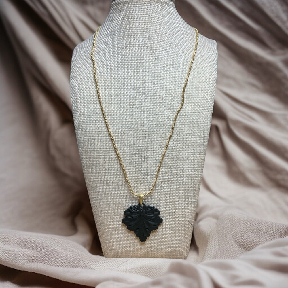 Liz Claiborne Black Leaf Pendant Necklace with Gold Chain - Picture 2 of 3